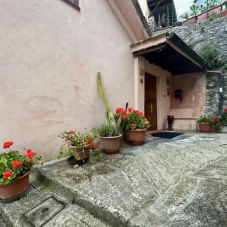 Casa Belvedere A Valle San Martino Di *